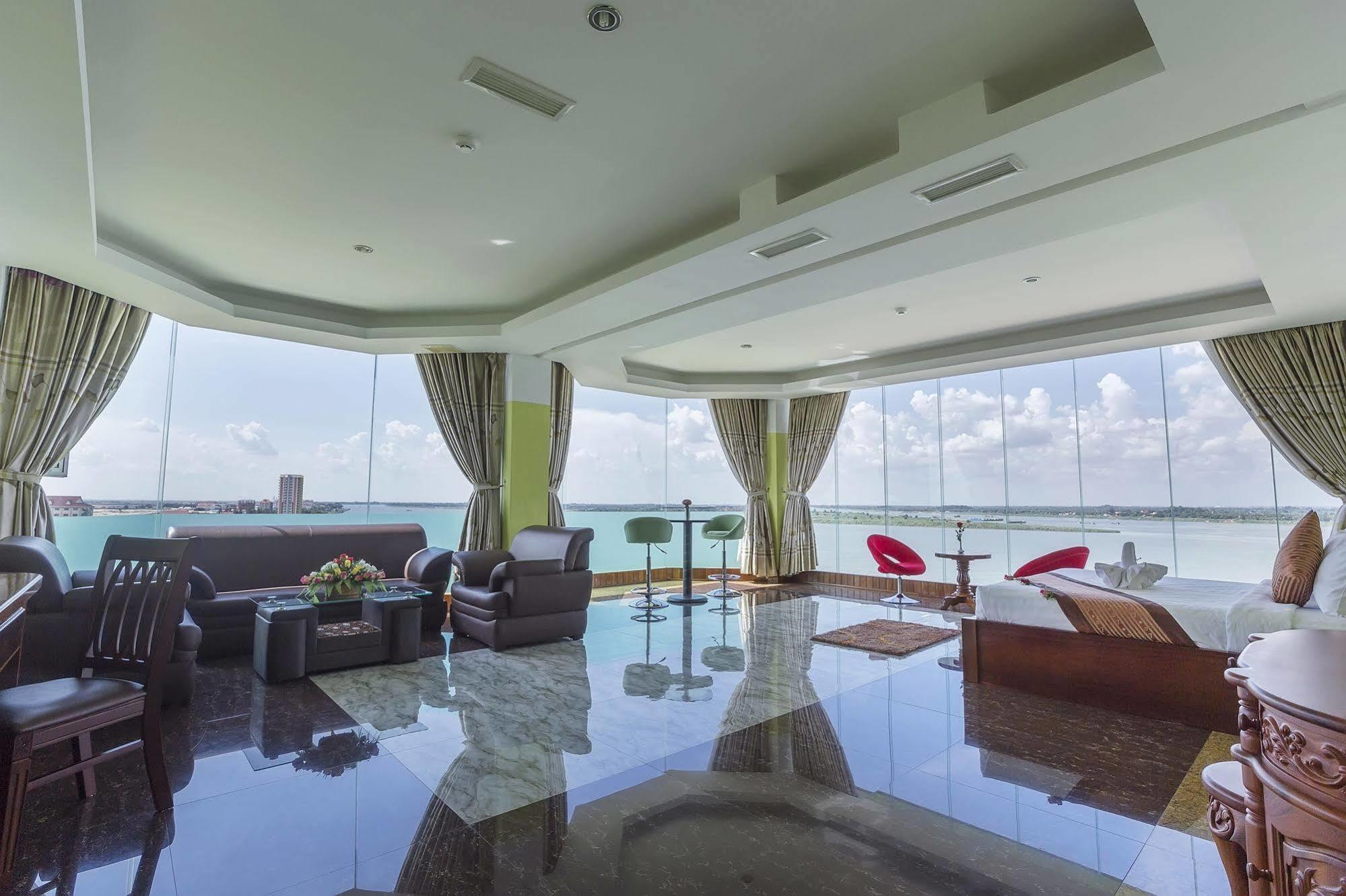 High Sky Hotel Phnom Penh Dış mekan fotoğraf