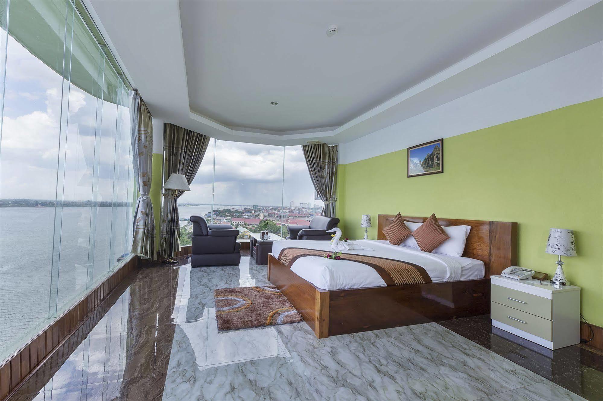 High Sky Hotel Phnom Penh Dış mekan fotoğraf
