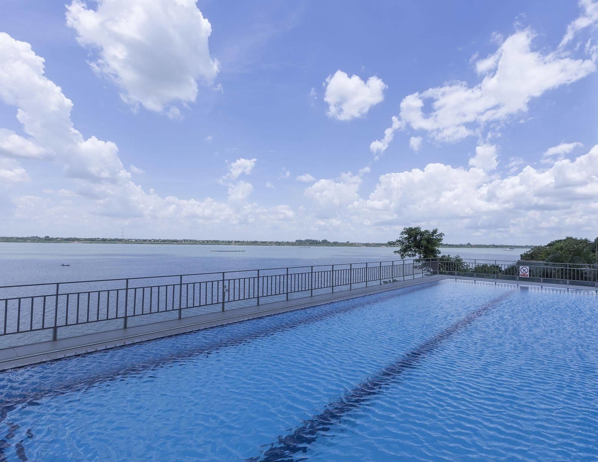 High Sky Hotel Phnom Penh Dış mekan fotoğraf